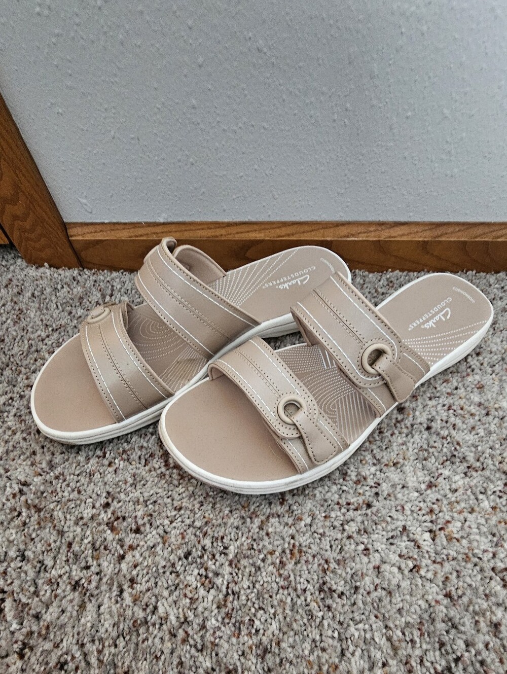 Clarks Beige Cloudsteppers Slide Sandals with Dual Straps - Picture 4 of 7